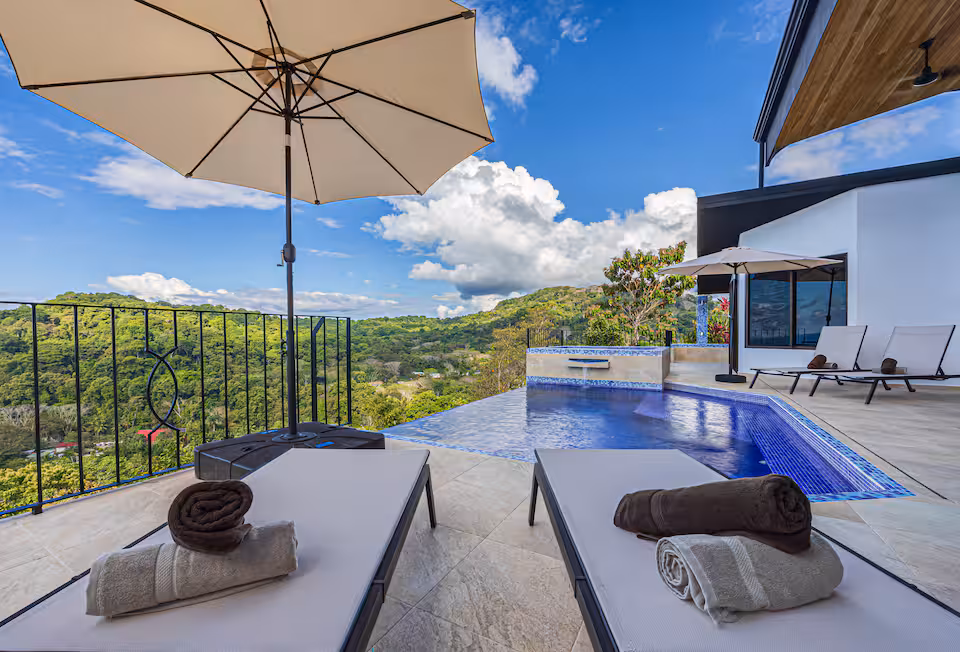 Modern tropical architecture detail of KsaLinda luxury rental near Dominical